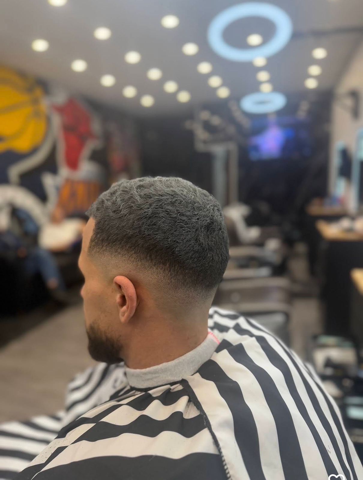 Fade & cape signature